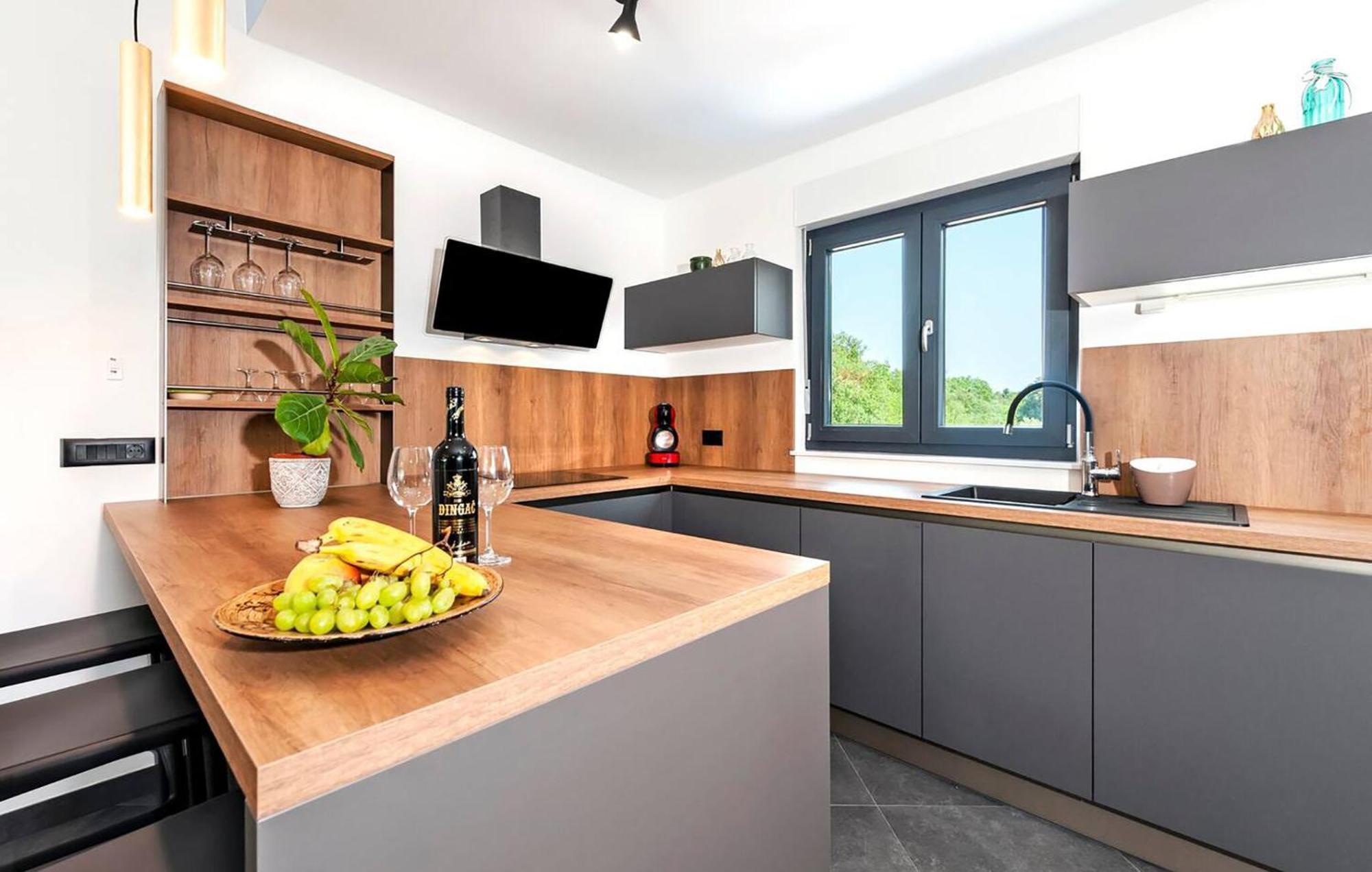 2 Bedroom Awesome In