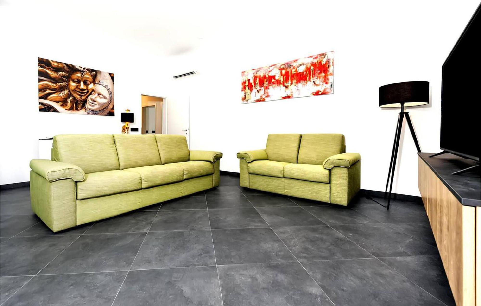 2 Bedroom Awesome In * Rovigno